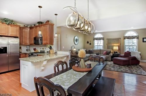 11 Cedar Ct, Hackettstown NJ  07840-2850 exterior