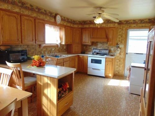 806 Jean St, Connellsville PA  15425-4613 exterior