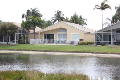 6876 Ashton St, Boynton Beach, FL 33437-6039