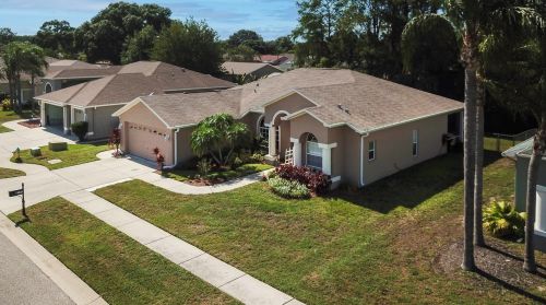 8131 Baytree Dr, New Port Richey, FL 34653-6575