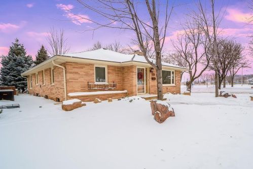 1730 Broad St, Mankato, MN 56001-3227