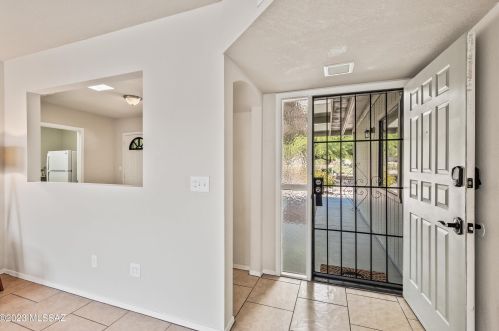 1519 Logan Dr, Tucson AZ 85710-6323 exterior