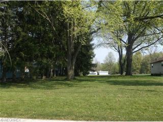 3329 Curtis St, Mogadore, OH 44260-1007