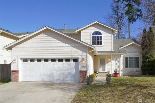 5673 Gateway Ln, Bremerton, WA 98311-3183