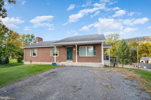 7582 Wertzville Rd, Carlisle, PA 17015-9044