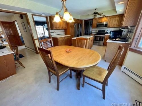 20 Kellogg St, Bethel CT  06801-1638 exterior