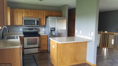 506 Horseshoe Ln, Day, MN 55006-3217