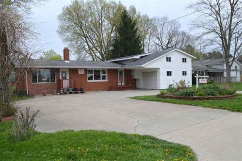 204 Greene Rd, Goshen, IN 46526-1408