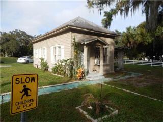330 Parker St, Bartow, FL 33830-4721