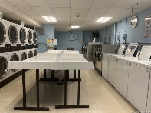 39 Glenbrook Rd, Stamford CT  06902-2968 exterior