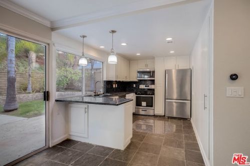 27448 Annette Jo Cir, Santa Clarita, CA 91350-1703