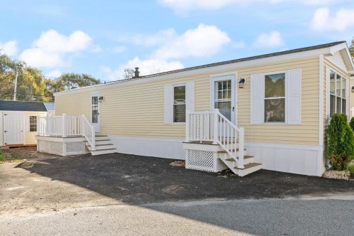 85 Brookwood Dr, Salem, NH 03079-3031