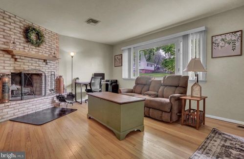 541 Old Orchard Ln, Camp Hill PA  17011-1829 exterior