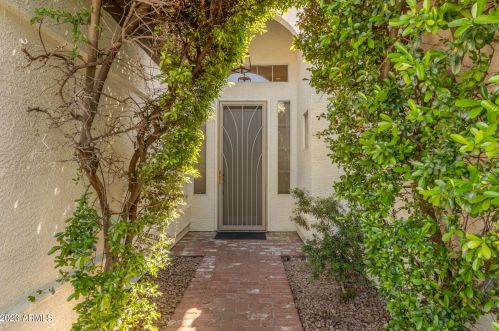 1833 Willow Tree Ct, Gilbert AZ  85234-4933 exterior