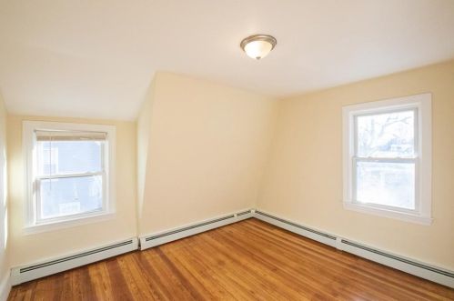 321 Narragansett St, Providence RI  02905-4144 exterior