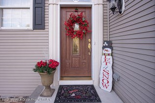 3 Rachael Dr, Morganville, NJ 07751-4048