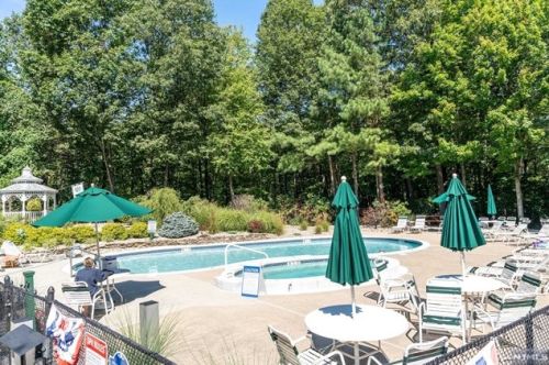 5405 Richmond Rd, West Milford Lakes NJ  07480-1939 exterior