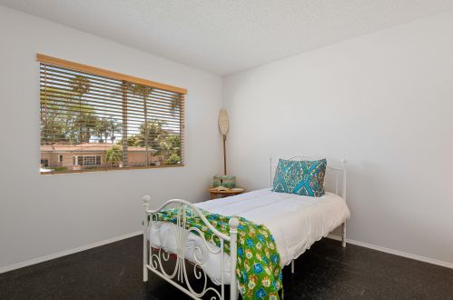 626 La Quila Ln, Santa Barbara, CA 93103-2524