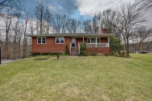 147 Wixon Pond Rd, Mahopac, NY 10541-3519