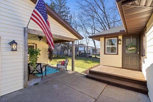 203 Tomlinson St, Poynette, WI 53955-8566