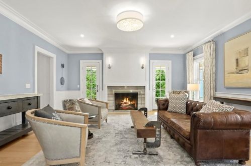310 South Ave, New Canaan CT  06840-5820 exterior