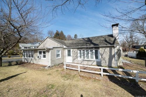 2 Brisman Dr, Thiells NY  10984-1439 exterior