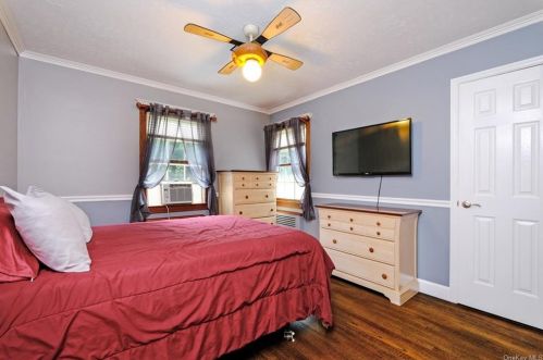 70 Mountain View Rd, Fishkill NY  12524-3209 exterior