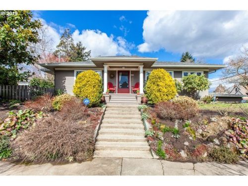 3831 Thompson St, Portland, OR 97212-5428