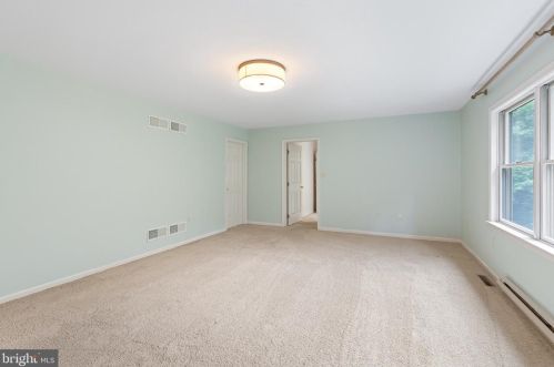 781 Zermatt Dr, Hummelstown PA  17036-9703 exterior