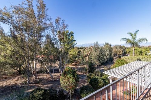 17305 Mariposa Ave, Riverside CA 92504-6079 exterior