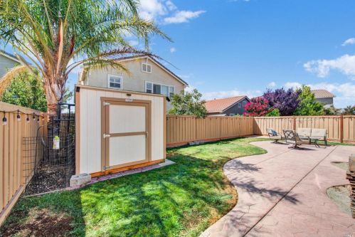 542 Twilight St, Vacaville CA  95688-8829 exterior
