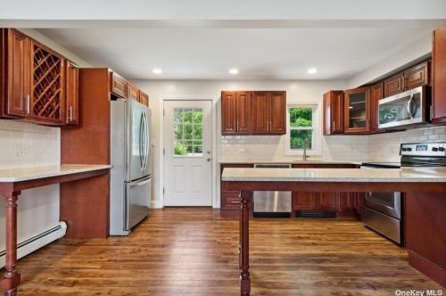 2444 Lefferts Pl, North Bellmore, NY 11710-4419