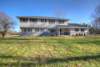 11642 Mulberry Dr, Thiensville, WI 53092-2851