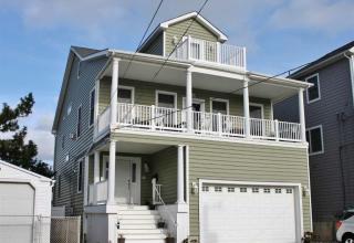 203 9th St, Brigantine City, NJ 08203-3204