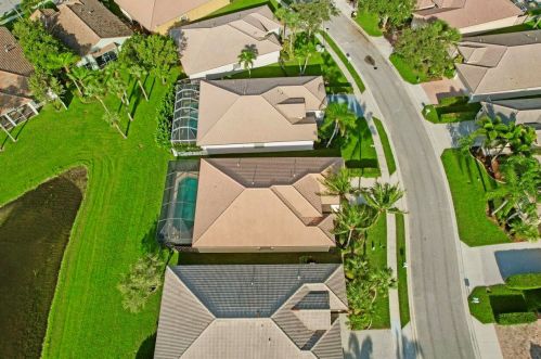 8670 Pine Cay, West Palm Beach FL  33411-5538 exterior