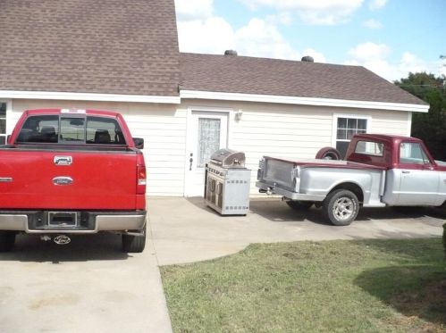 9221 Parkview Dr, Fort Worth, TX 76134-5661