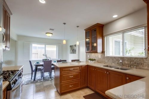 6738 Dennison St, San Diego CA 92122-2431 exterior