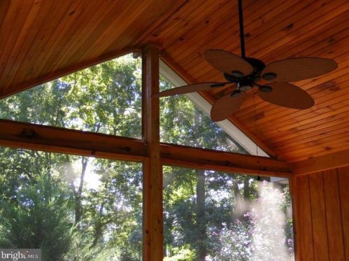 262 Tall Oak Dr, Charles Town WV  25414-5314 exterior