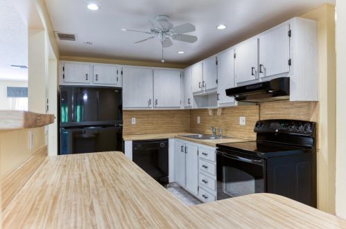 1913 16th Ave, Boynton Beach, FL 33426-6403