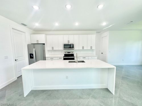 4125 19th Pl, Cape Coral FL  33904-8037 exterior