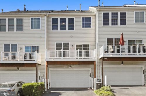 14757 Potomac Branch Dr, Woodbridge VA  22191-4030 exterior