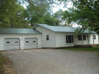 15 Bobby Ln, Paris, TN 38242-6961