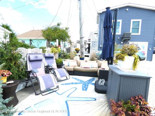 22 Crane Way, Lavallette NJ  08735-1305 exterior