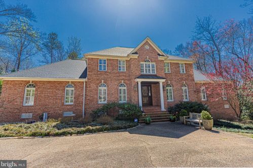 9176 Shelton Pointe Dr, Mechanicsville, VA 23116-6507