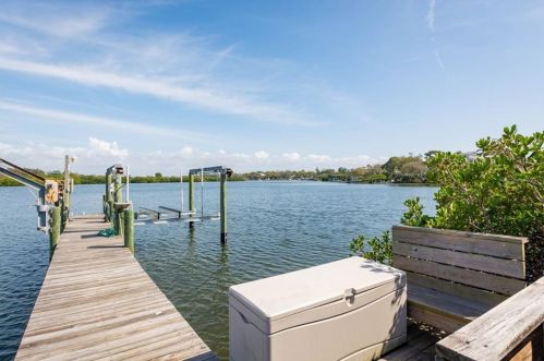 2007 Pointe Alexis Dr, Tarpon Springs, FL 34689-2049