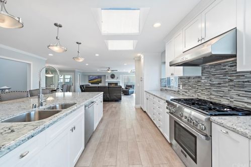 213 19th St, Newport Beach, CA 92663-4507