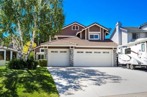 28656 Heather Ln, Santa Clarita, CA 91384-4333
