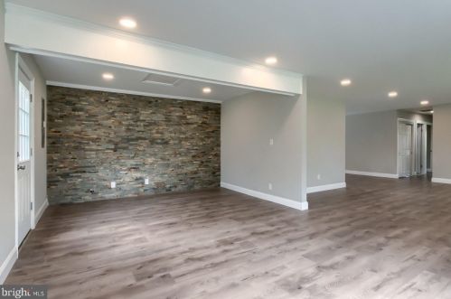 37 Needlepoint Ln, Willingboro NJ  08046-1918 exterior