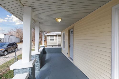 1112 Howard St, Mishawaka, IN 46545-6127