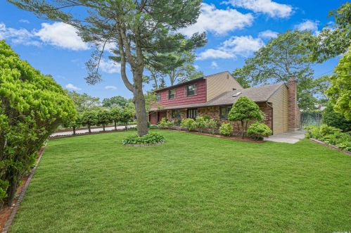 1190 Waverly Ave, Holtsville, NY 11742-1122